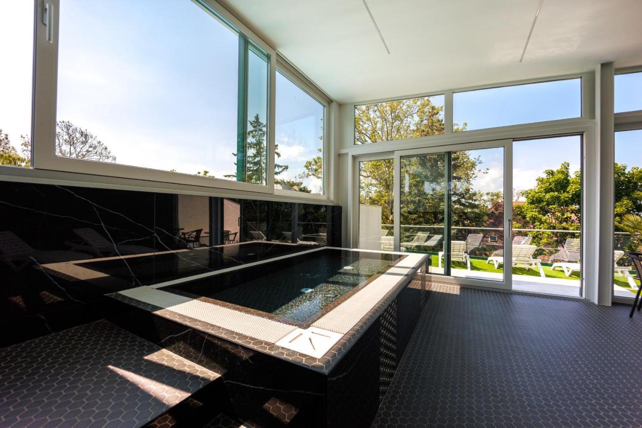 Villa Bauhaus Penthouse Wellness Apartman Siófok Buitenkant foto