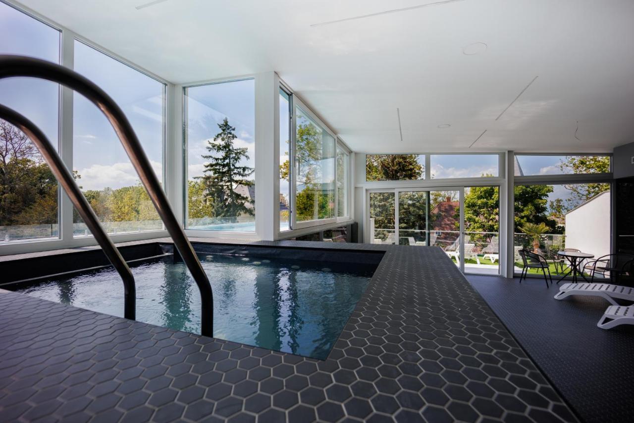Villa Bauhaus Penthouse Wellness Apartman Siófok Buitenkant foto